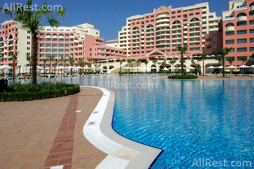 Majestic Hotel & Residence 36